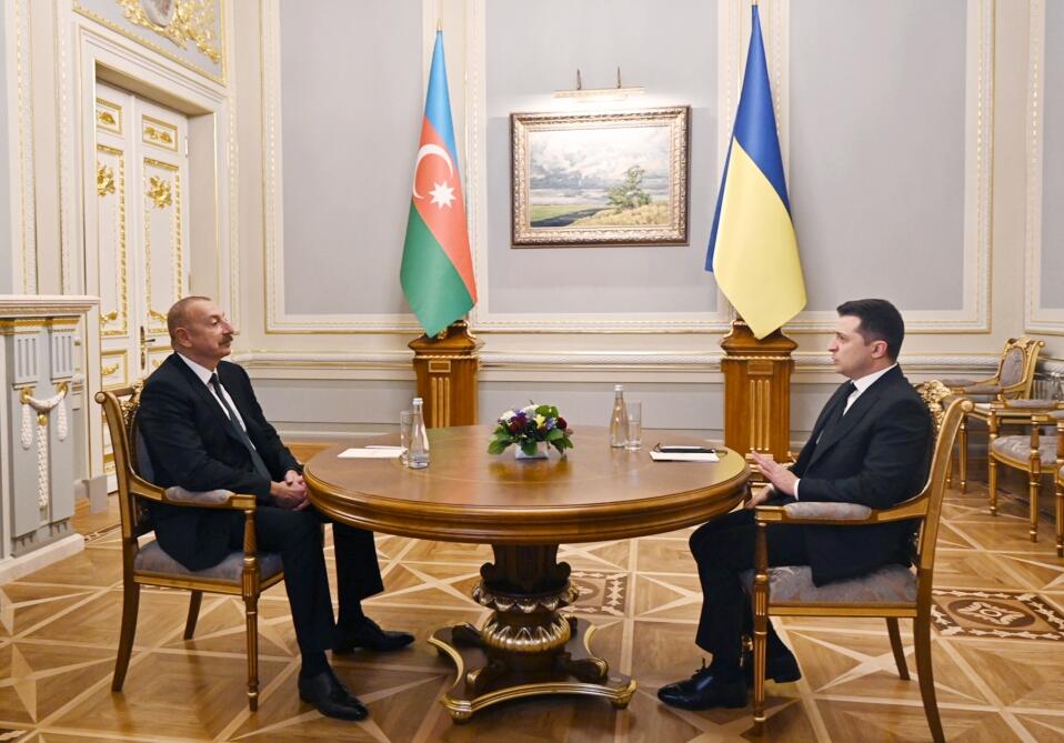 Состоялась встреча Президента Ильхама Алиева с Президентом Украины Володимиром Зеленским один на один