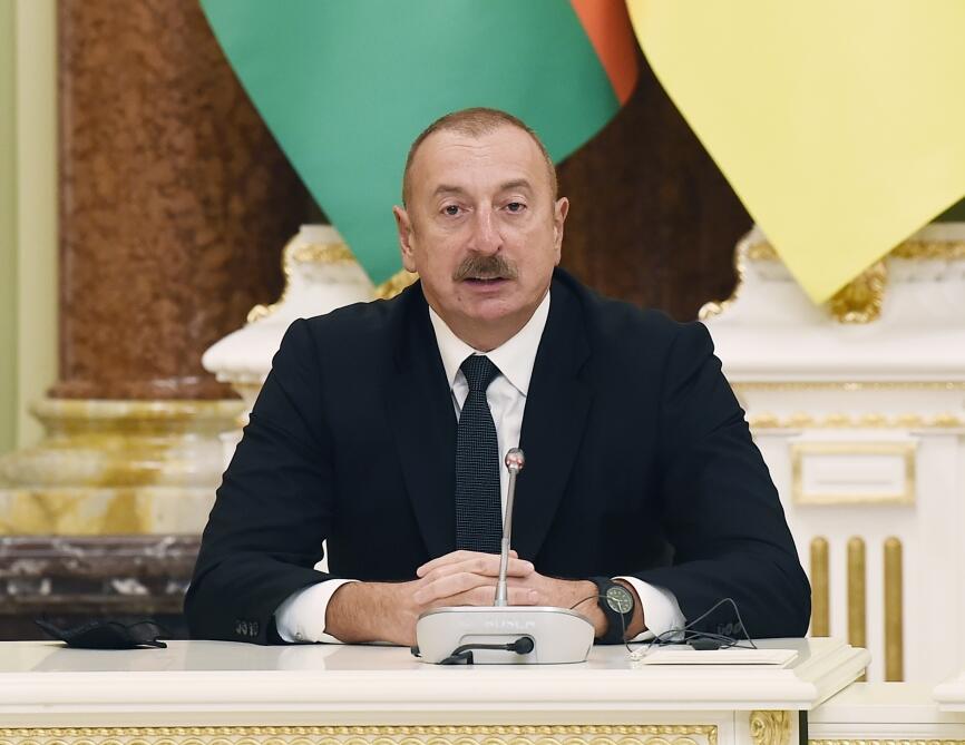 Президенты Азербайджана и Украины выступили с заявлениями для печати