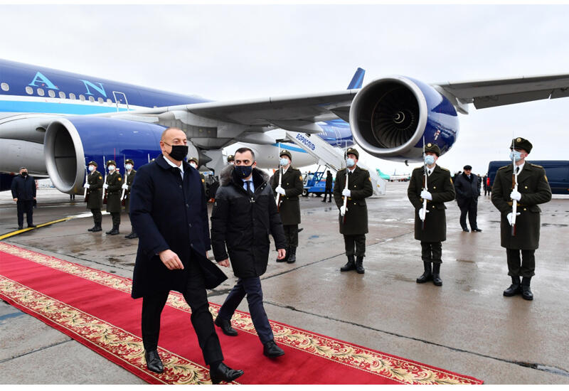 Президент Ильхам Алиев прибыл с рабочим визитом в Украину