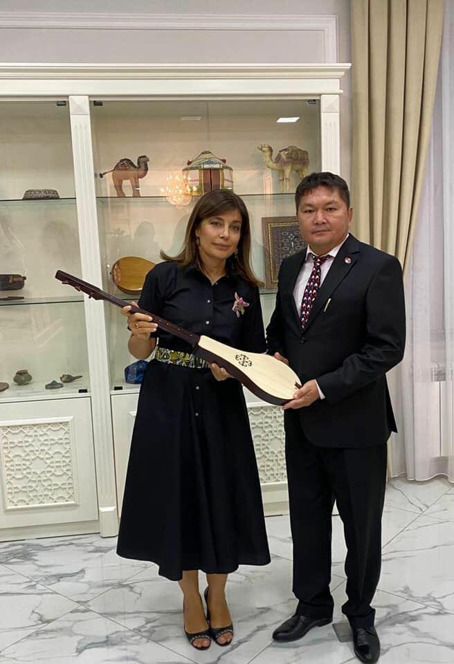 Гюнай Эфендиева удостоена медали Чингиза Айтматова
