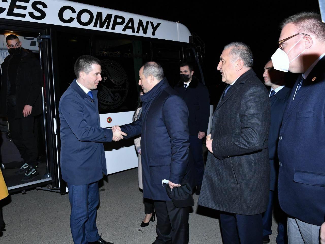 Председатель парламента Черногории прибыл с официальным визитом в Азербайджан