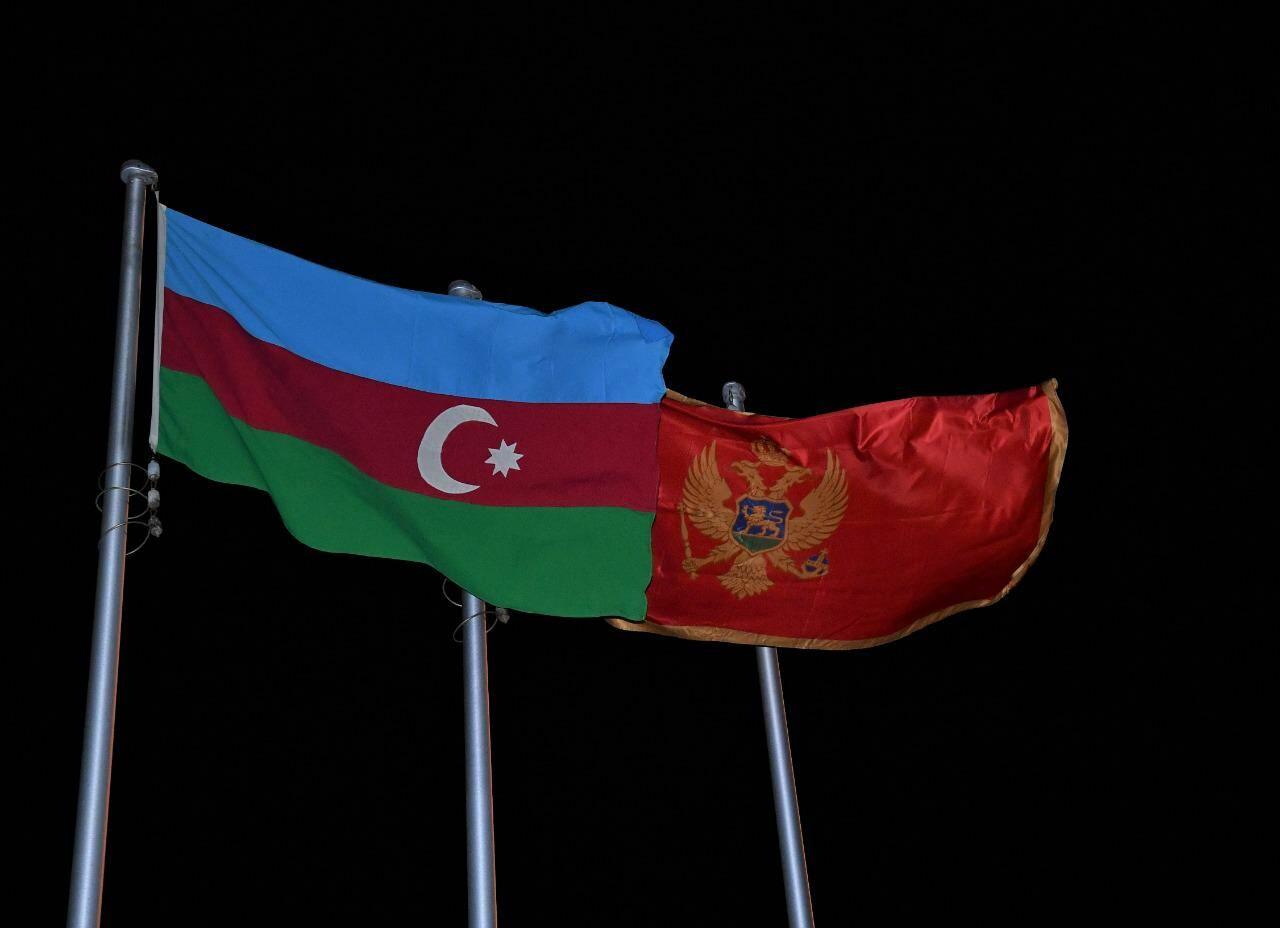 Председатель парламента Черногории прибыл с официальным визитом в Азербайджан