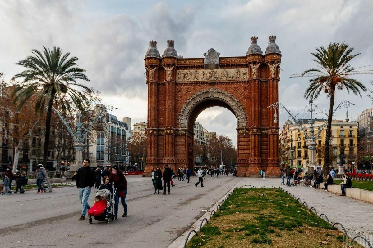 Барселона встречает туристов зимой