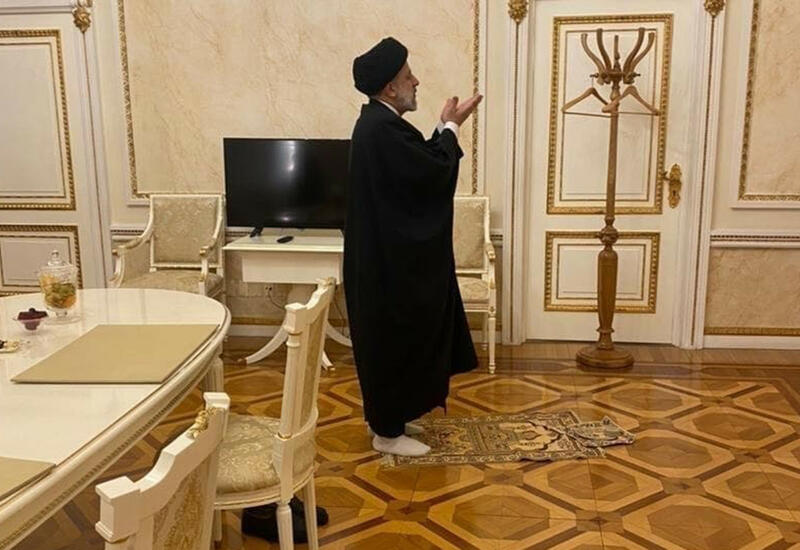 Президент Ирана совершил намаз в Кремле