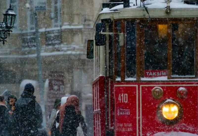 Мощные снегопады обрушились на Турцию