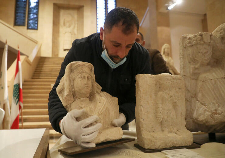 В Сирии восстановили легендарные статуи из Пальмиры