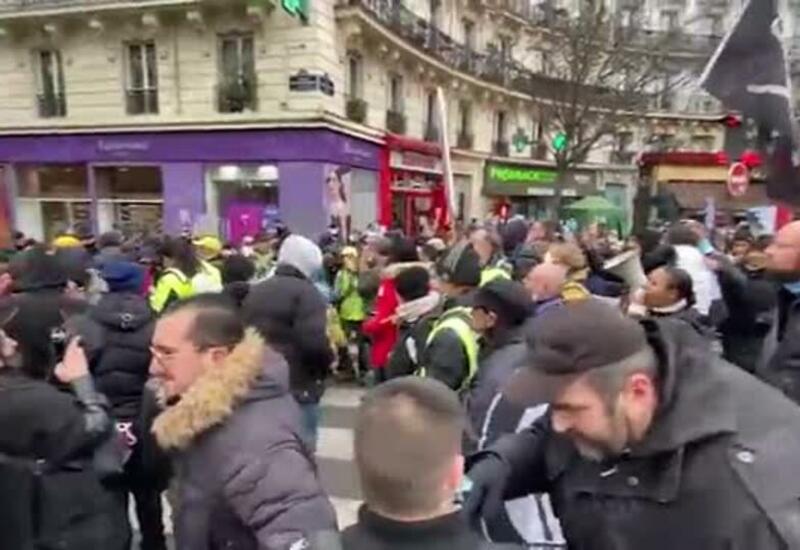 Тысячи противников ковид-пропусков вышли на протесты во Франции