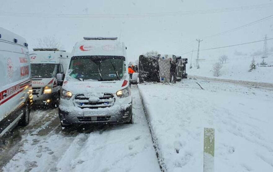 Жуткая авария в Стамбуле, автобус сорвался в пропасть