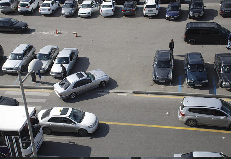 Незаконные парковки в Баку будут караться уголовной ответственностью