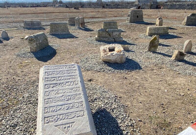 Разрушенные армянами памятники будут выставлены в Агдаме