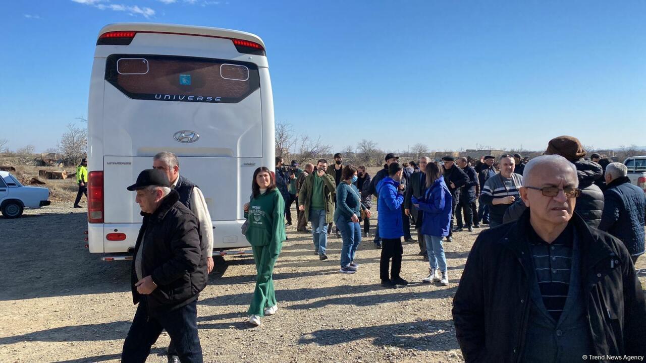 Рейсовый автобус из Баку прибыл в Агдам