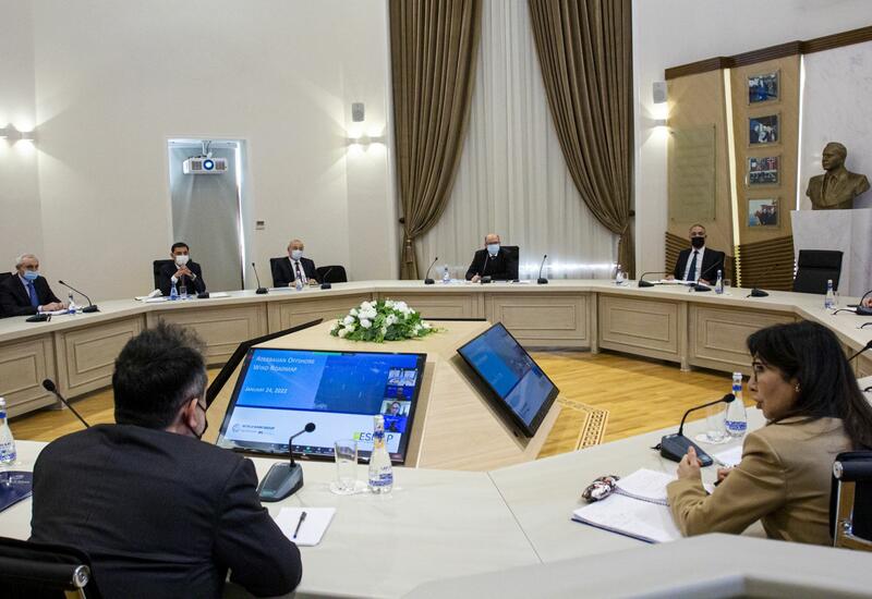 Азербайджан и ВБ обсудили пути использования энергии ветра на Каспии