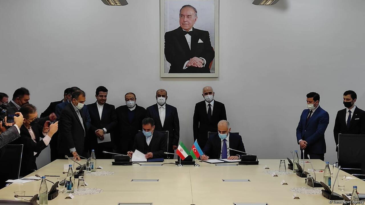 Азербайджан и Иран подписали протокол о строительстве автомобильного моста через Астарачай