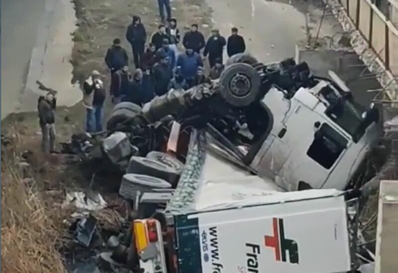 Страшная авария на трассе Баку-Газах
