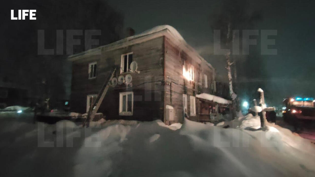 Пожар в квартире в России, погибли дети