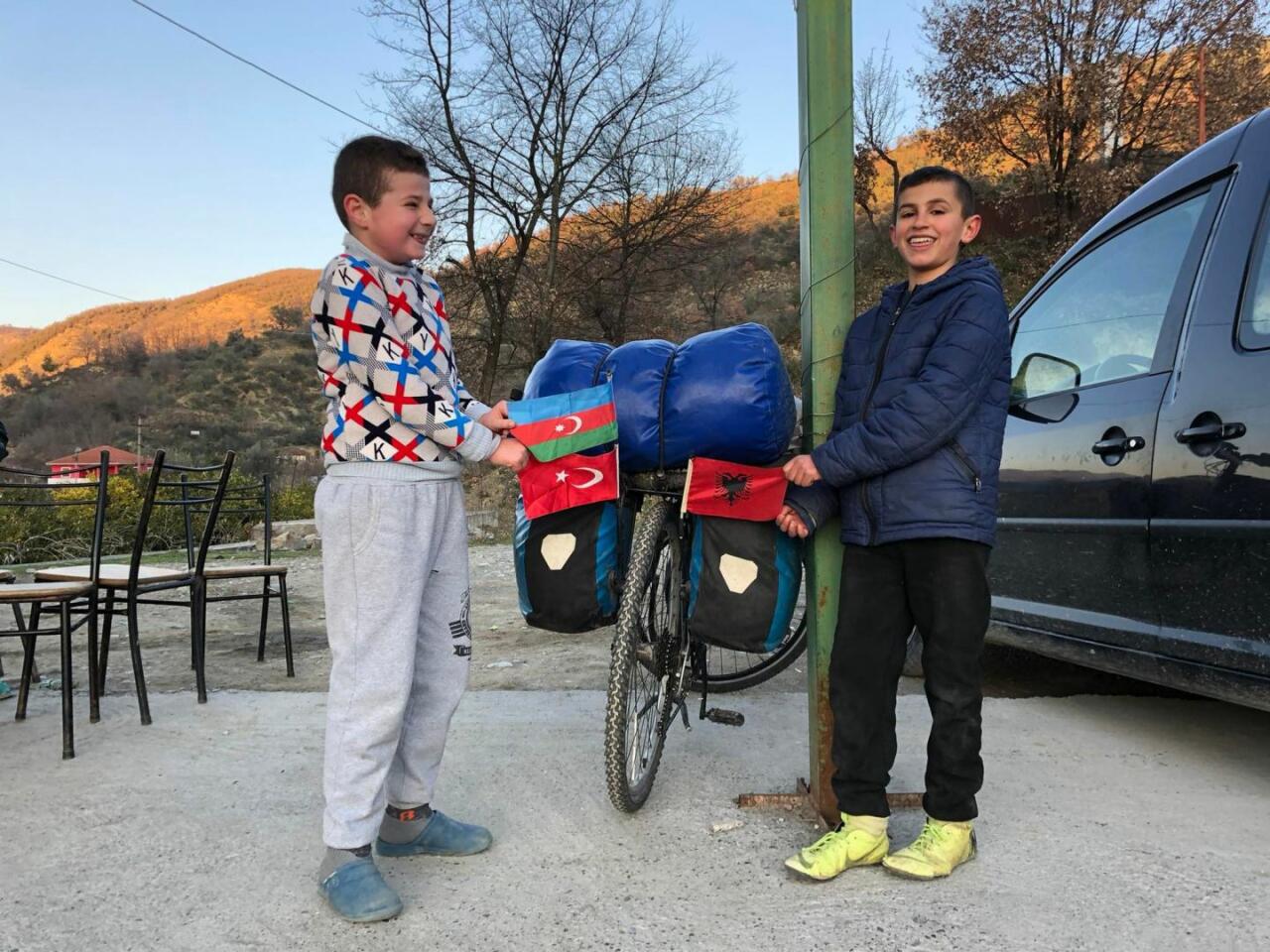 Азербайджанский велопутешественник покоряет Балканы