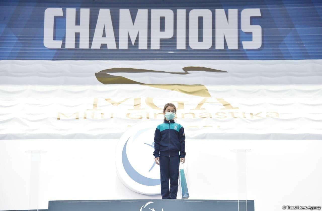 Церемония награждения победителей Первенства Азербайджана и Чемпионата Баку по прыжкам на батуте и акробатической дорожке
