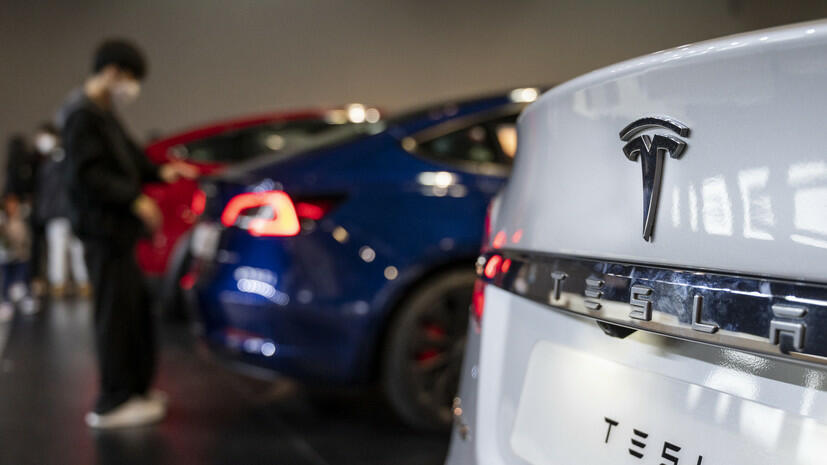 Tesla отзывает около 54 тыс. электрокаров