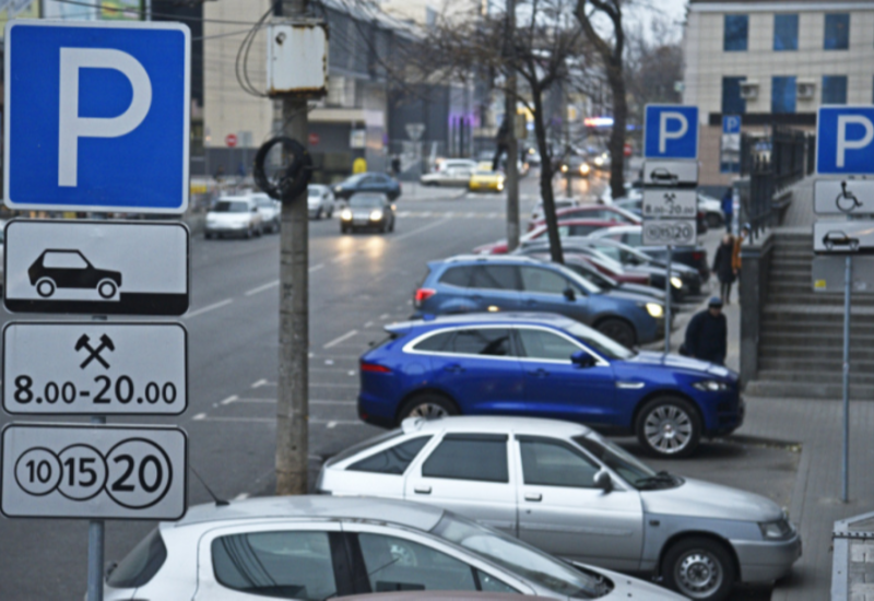 Новая парковочная зона в центре Баку