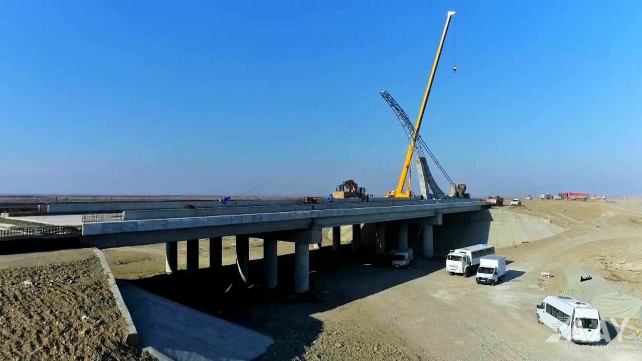 Строительство автодороги Барда-Агдам продолжается быстрыми темпами
