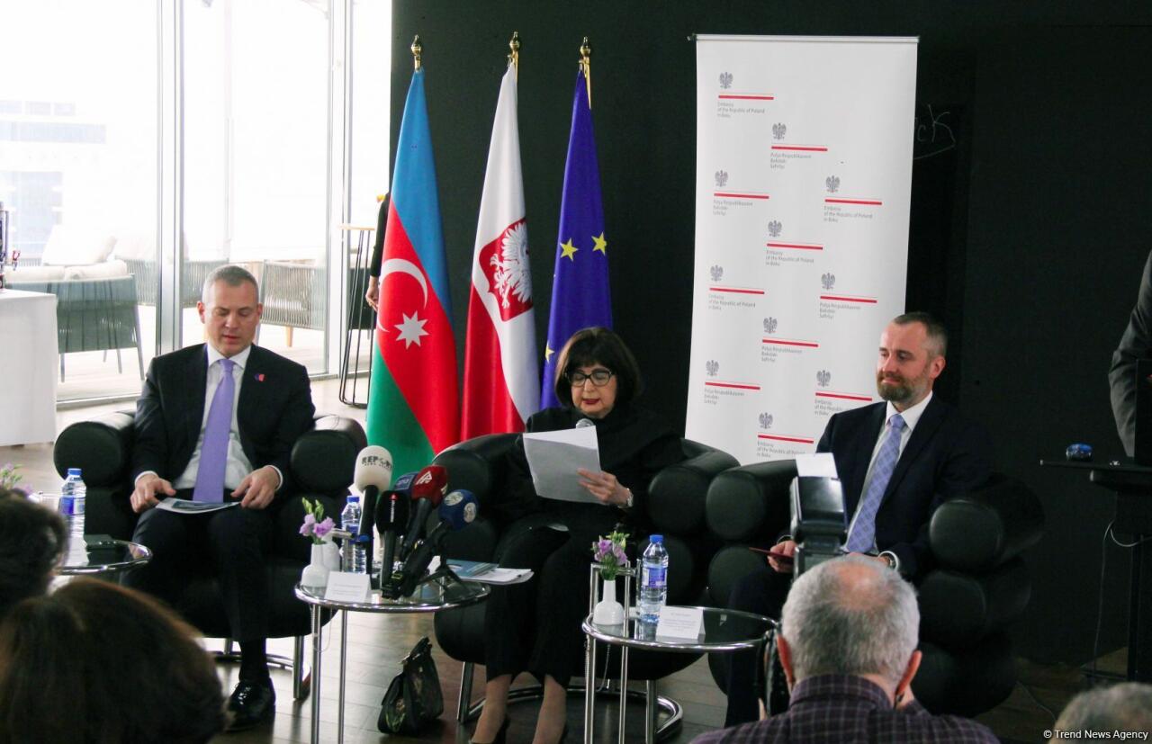 В Баку представлен проект, посвященный культурному наследию Польши в Азербайджане