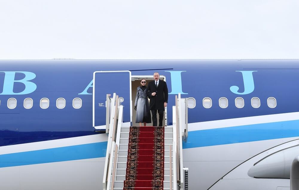 Президент Ильхам Алиев прибыл с официальным визитом в Российскую Федерацию