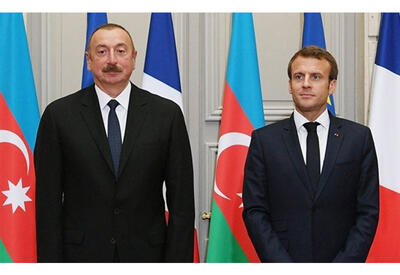Эммануэль Макрон позвонил Президенту Ильхаму Алиеву