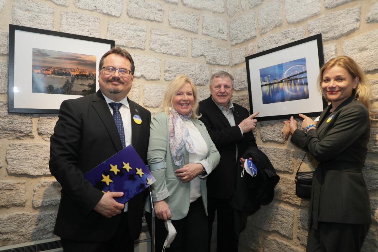 В Ичеришехер открылась экспозиция Bridges of Europe