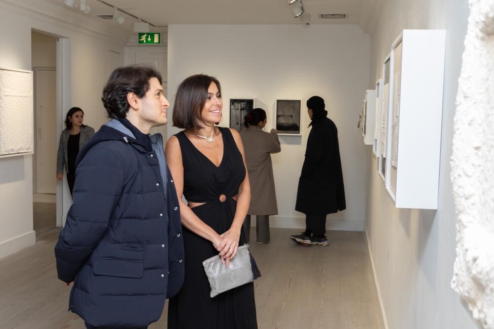 В Лондоне состоялось открытие персональной выставки известной художницы Аиды Махмудовой Liminality