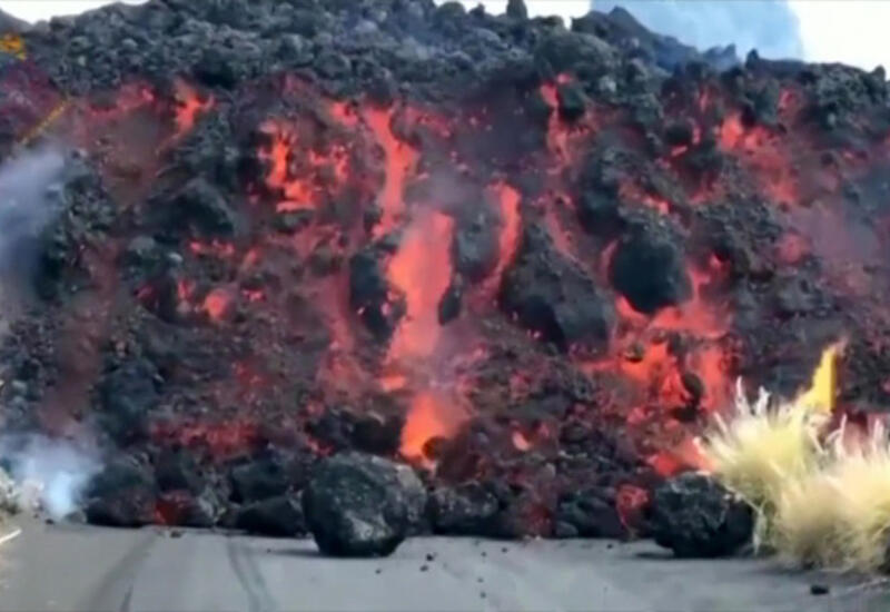 Пальма: к вулкану потянулись туристы