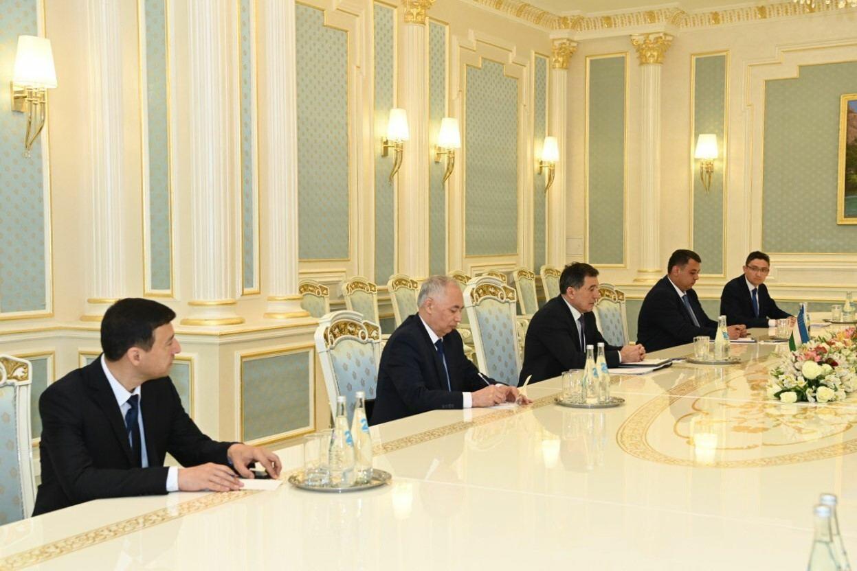 Джейхун Байрамов на переговорах с узбекским коллегой