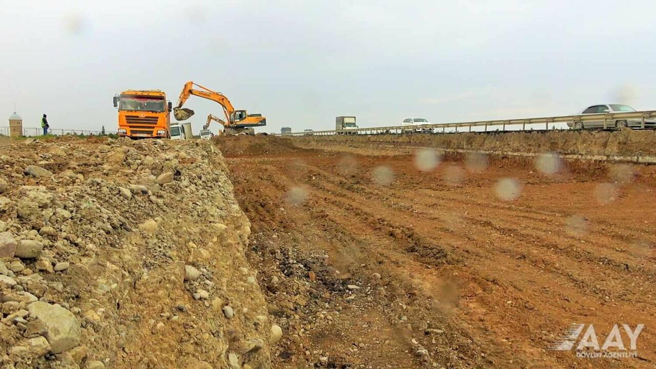 Работы по строительству и реконструкции дороги Баку-Губа идут ускоренными темпами