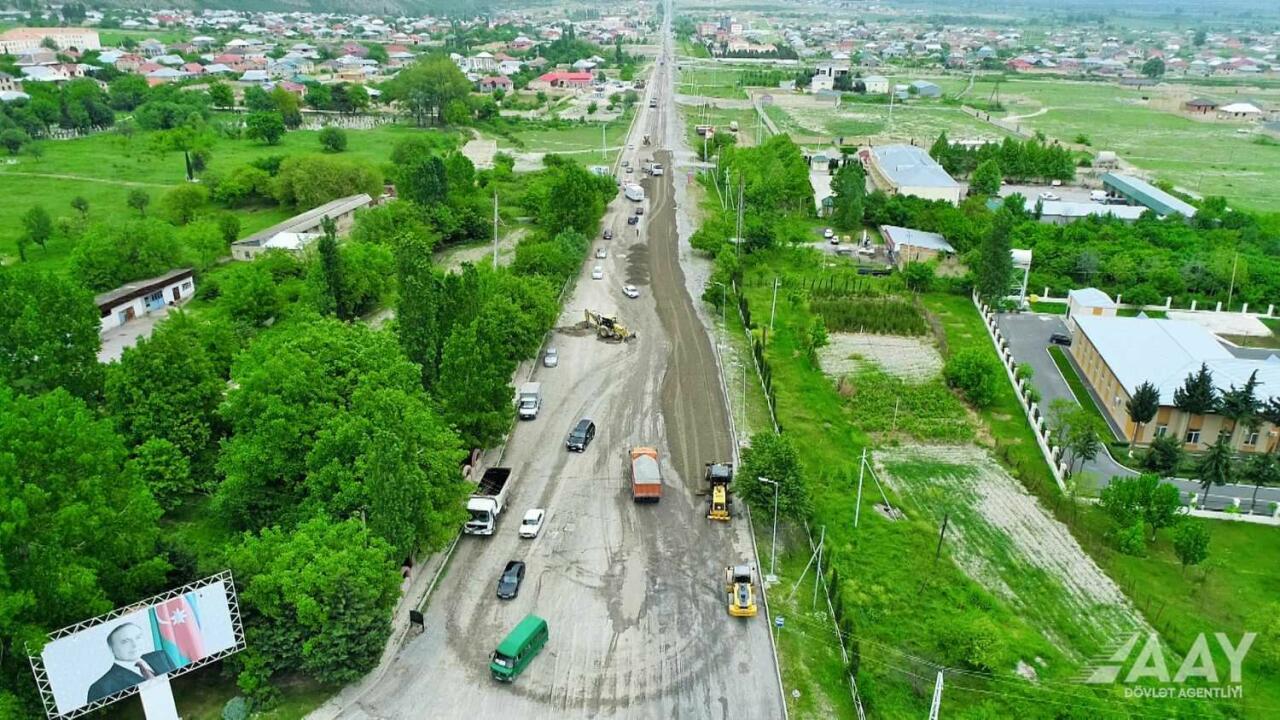 Реконструкция автодороги Огуз-Шеки продолжается