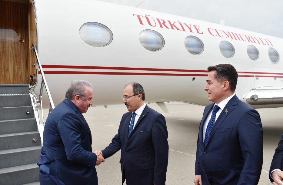 Председатель Великого Национального собрания Турции прибыл в Азербайджан
