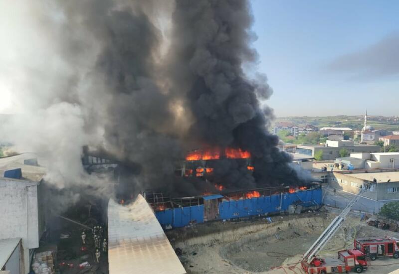 Пожар на заводе в Стамбуле