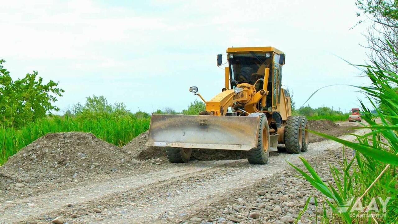 В Бейлагане проводится реконструкция 36-километровой автодороги