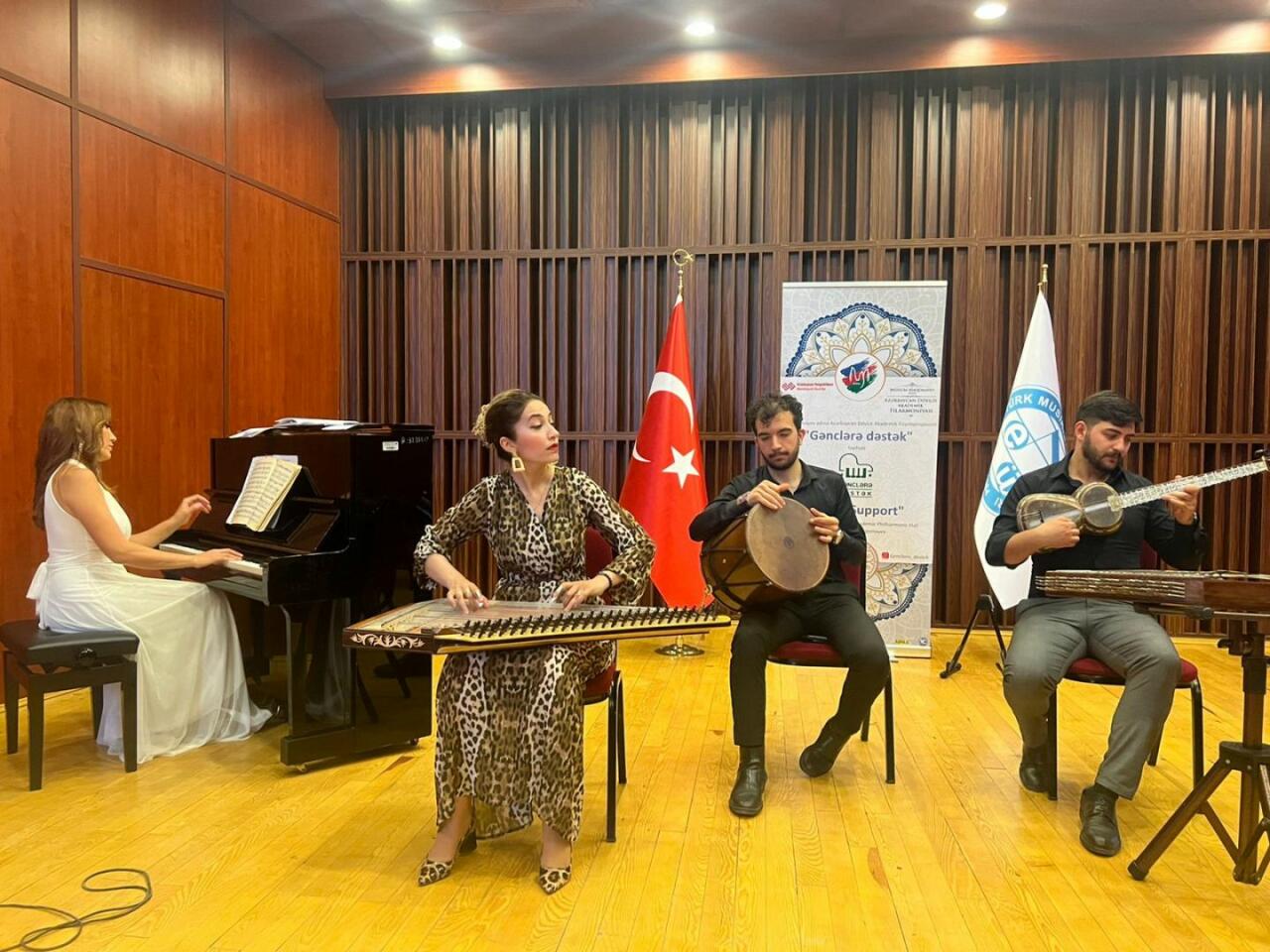 Успех азербайджанского проекта "Gənclərə dəstək" в Турции