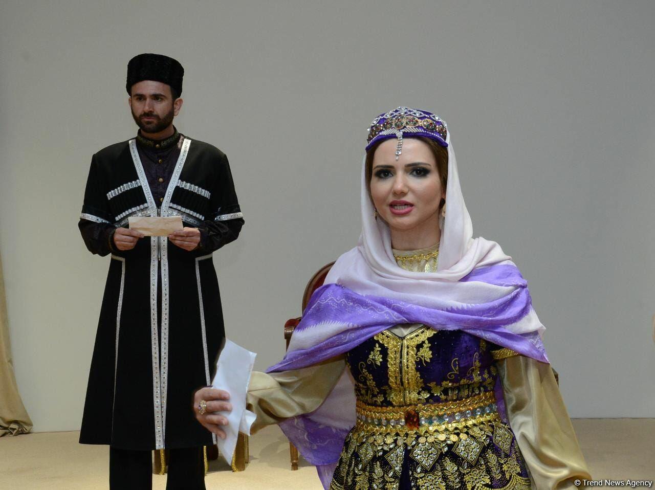 Театральный подарок к Международному дню музеев: в Баку показали спектакль о жизни Хуршидбану Натаван
