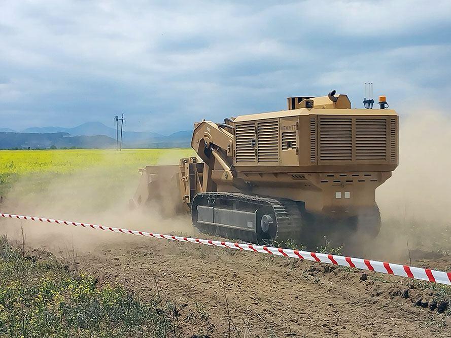 Карабах продолжают очищать от мин