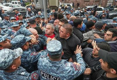 Армения: &quot;борьба и единство&quot; властей и оппозиции