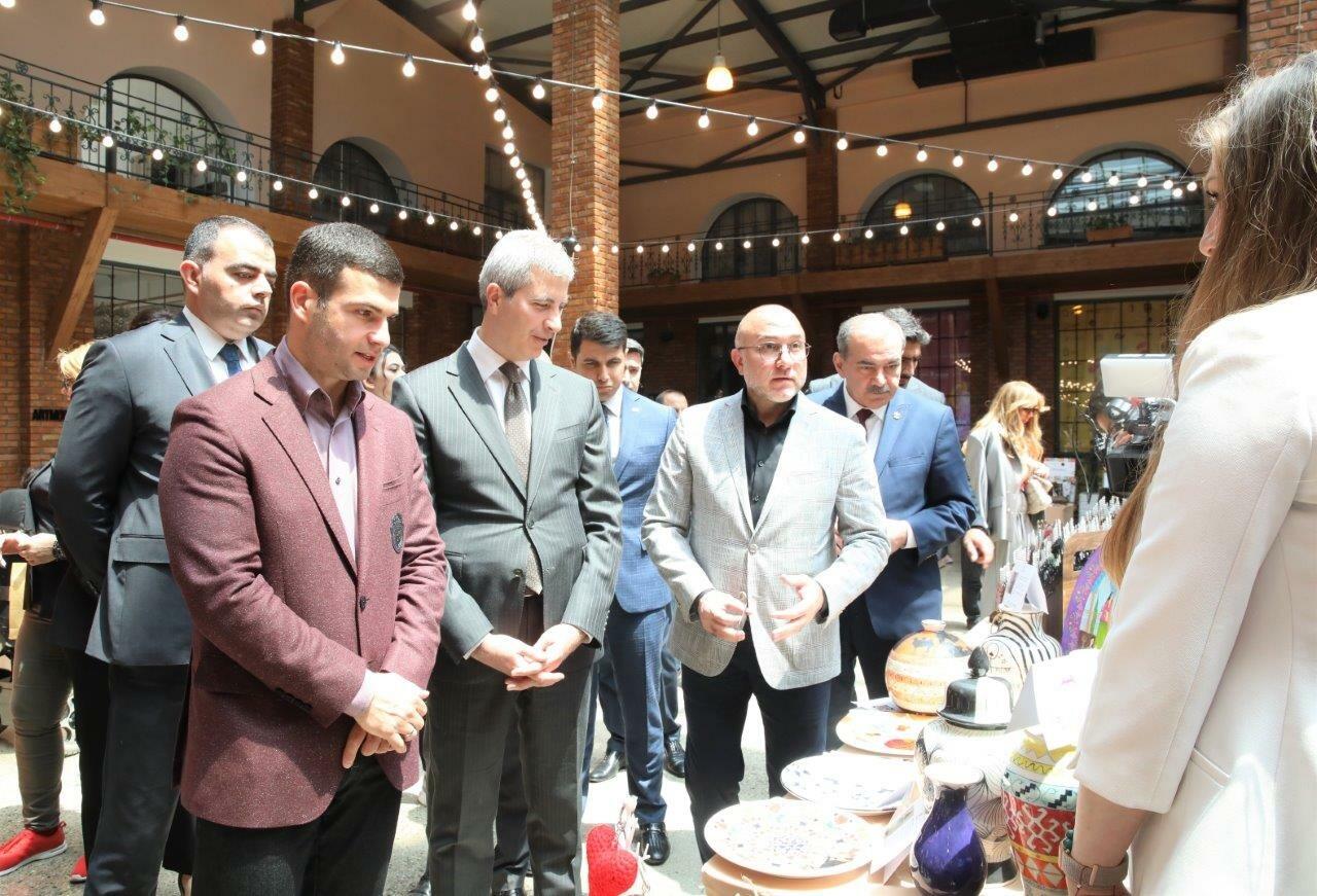 В Баку проходит выставка-ярмарка местных производителей