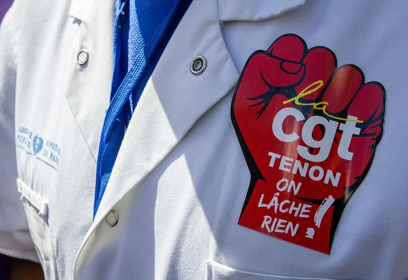 В Париже протестуют медицинские работники