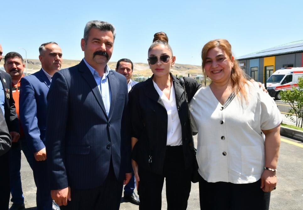 Президент Ильхам Алиев и Первая леди Мехрибан Алиева встретились с жителями села Агалы в Зангиланском районе