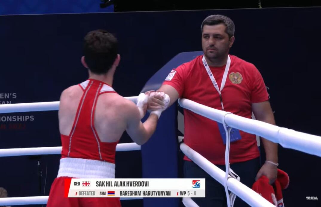 Азербайджанский боксер одержал победу над армянином в Ереване