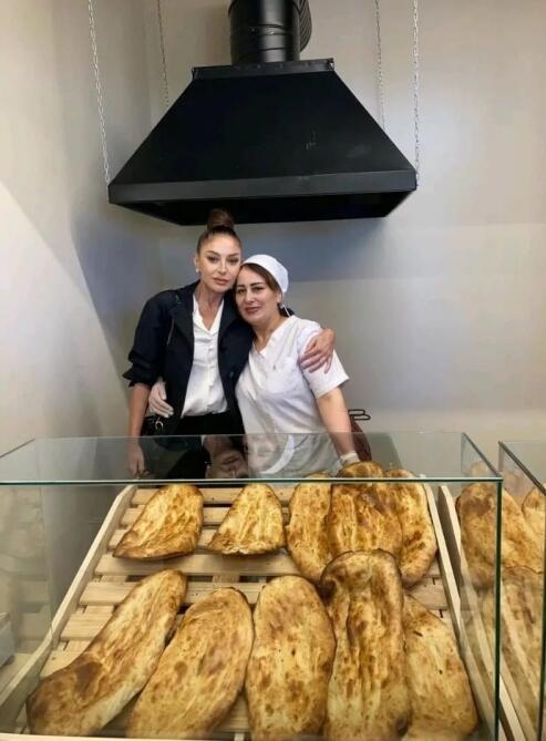 Горячий тендирный хлеб для жителей села Агалы – Первый вице-президент Мехрибан Алиева поделилась фото из Зангилана