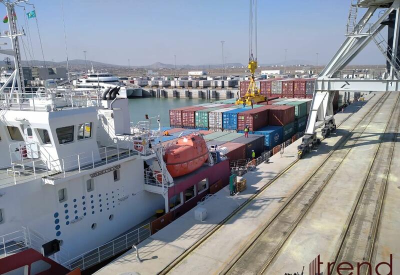 Из Бакинского порта в Финляндию транспортируют первую партию грузов из Китая