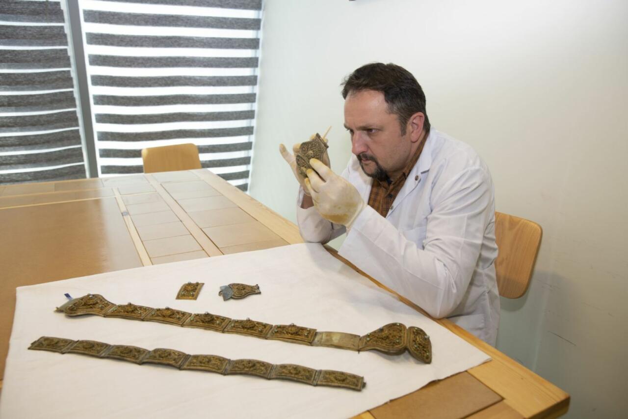 В Музее ковра реставрируют экспонаты, созданные в городе Шуша