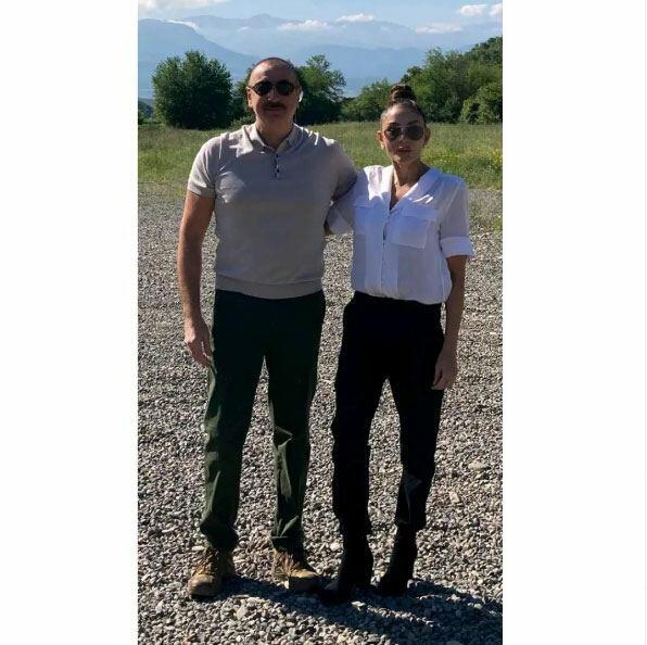 Первый вице-президент Мехрибан Алиева поделилась на своей официальной странице в Instagram совместным фотоснимком с Президентом Ильхамом Алиевым из Зангиланского района