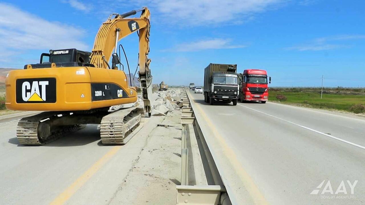 Продолжается капремонт автодороги Баку-Губа-госграница с РФ