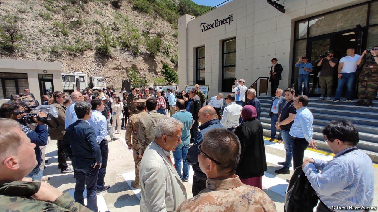 Представители дипкорпуса ознакомились с работами по восстановлению ГЭС в Карабахе